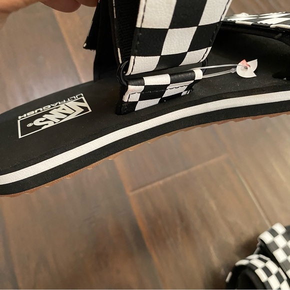 Vans women’s adjustable strap sandals checkerboard pattern size 5 - Read descrip - Picture 4 of 8